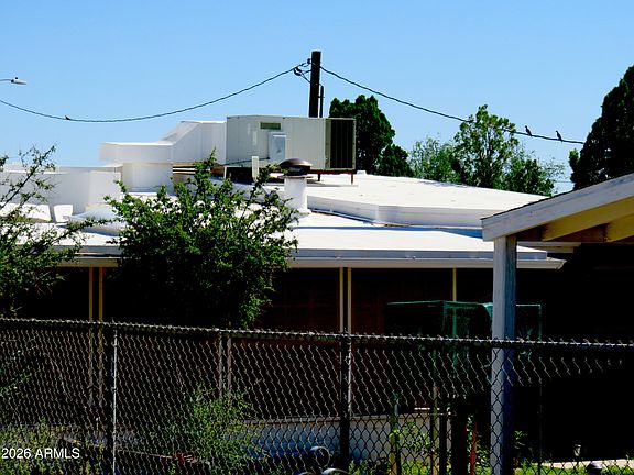 3rd image of 108 S 15TH Street