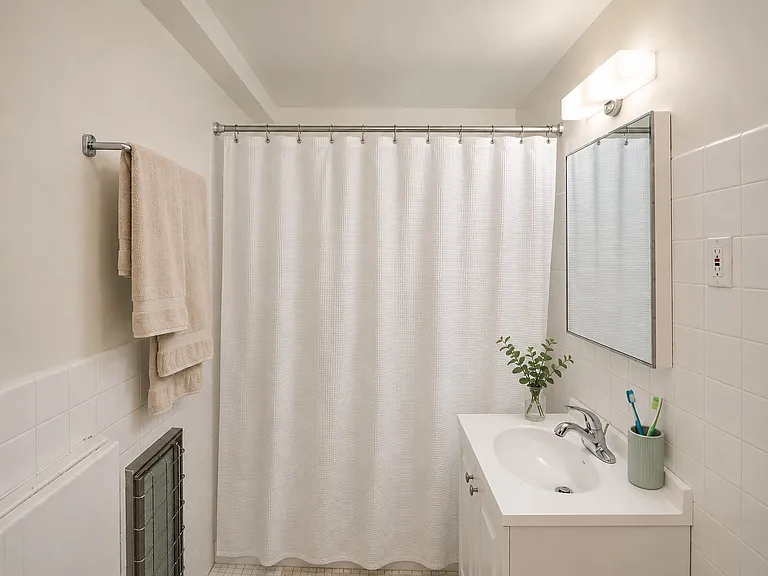 30 E 37th St #5F — Photo 7