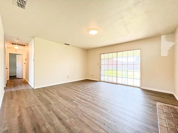 5th image of 1021 Charles St