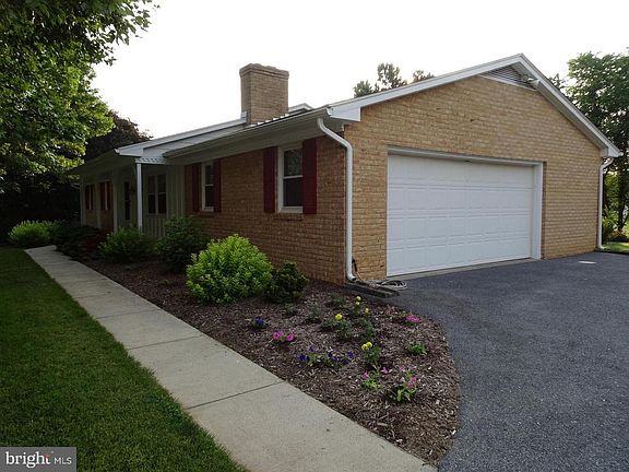 3rd image of 13911 Eden Dr