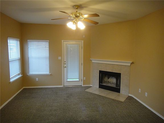 5th image of 104 Brown St