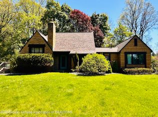 812 Dryer Farm Rd, Lansing, MI 48917