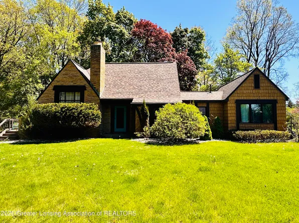 812 Dryer Farm Rd, Lansing, MI 48917