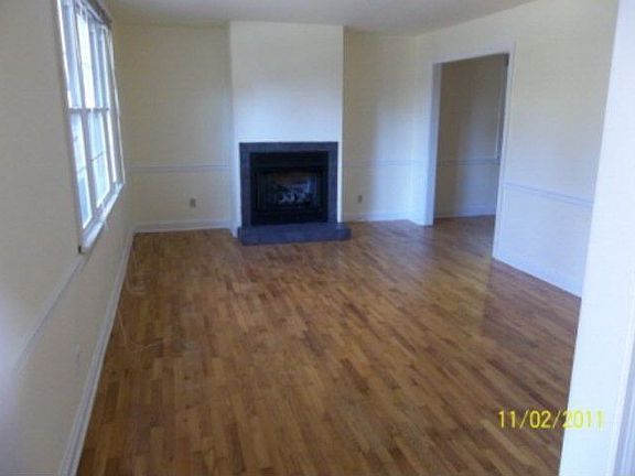 3rd image of 305 4th St