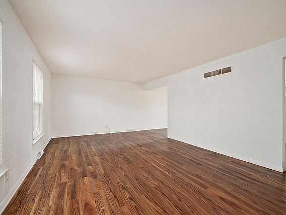 5th image of 3121 N 51st Ter #3123