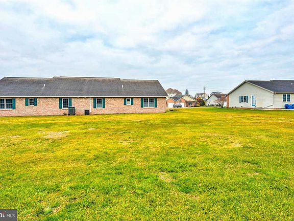 5th image of 11508 Nicole Dr