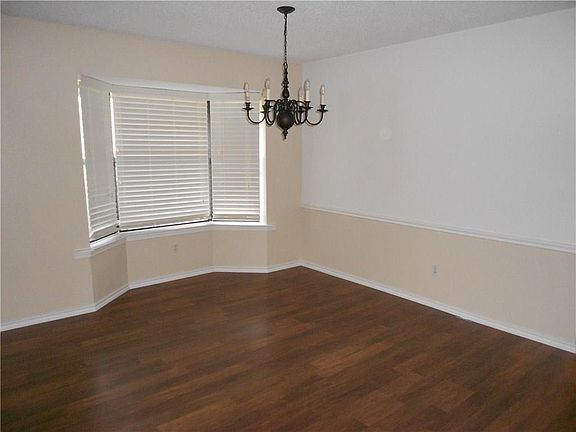 5th image of 1400 Panola Dr