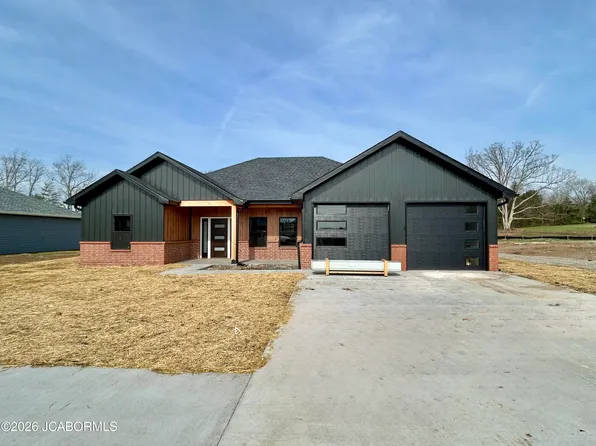 790 Vine Dr, Holts Summit, MO 65043