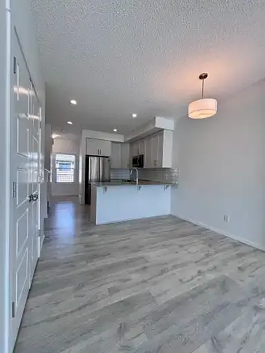3 bed, 2.5 bath, 1400 sqft, $1,875 — Photo 4