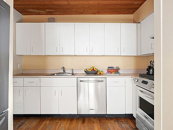 5th image of 376 President St APT 3K