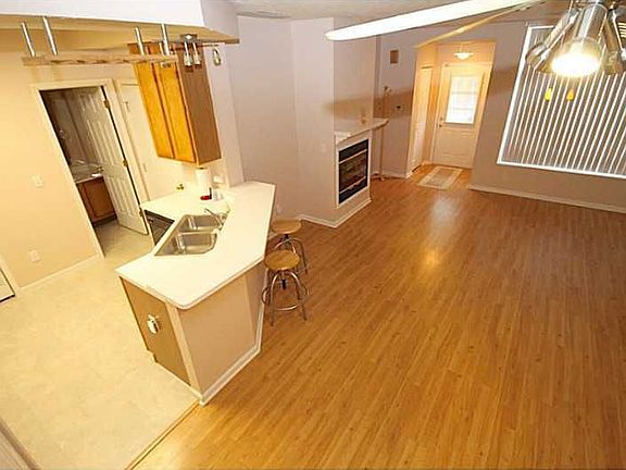 5th image of 5774 Volta Dr #195