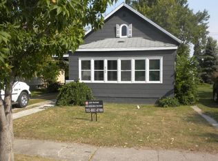 715 4th St NE, Devils Lake, ND 58301