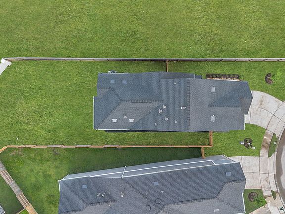 5th image of 402 Park Hill Ct