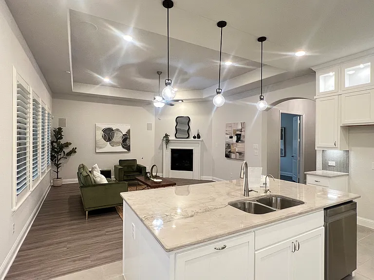 8137 Maybury — Photo 14