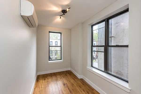 Rented by Nooklyn NYC LLC | media 48