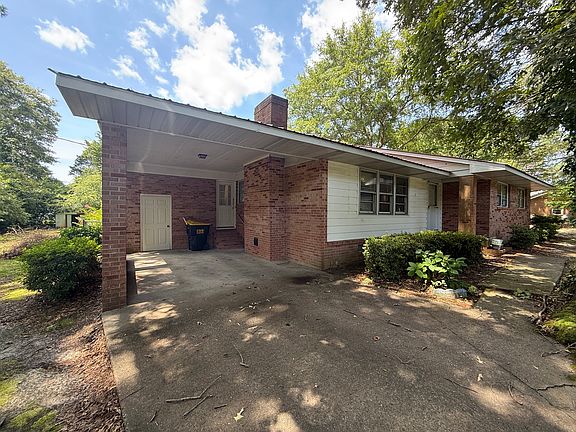 2nd image of 3182 Lakewood Dr