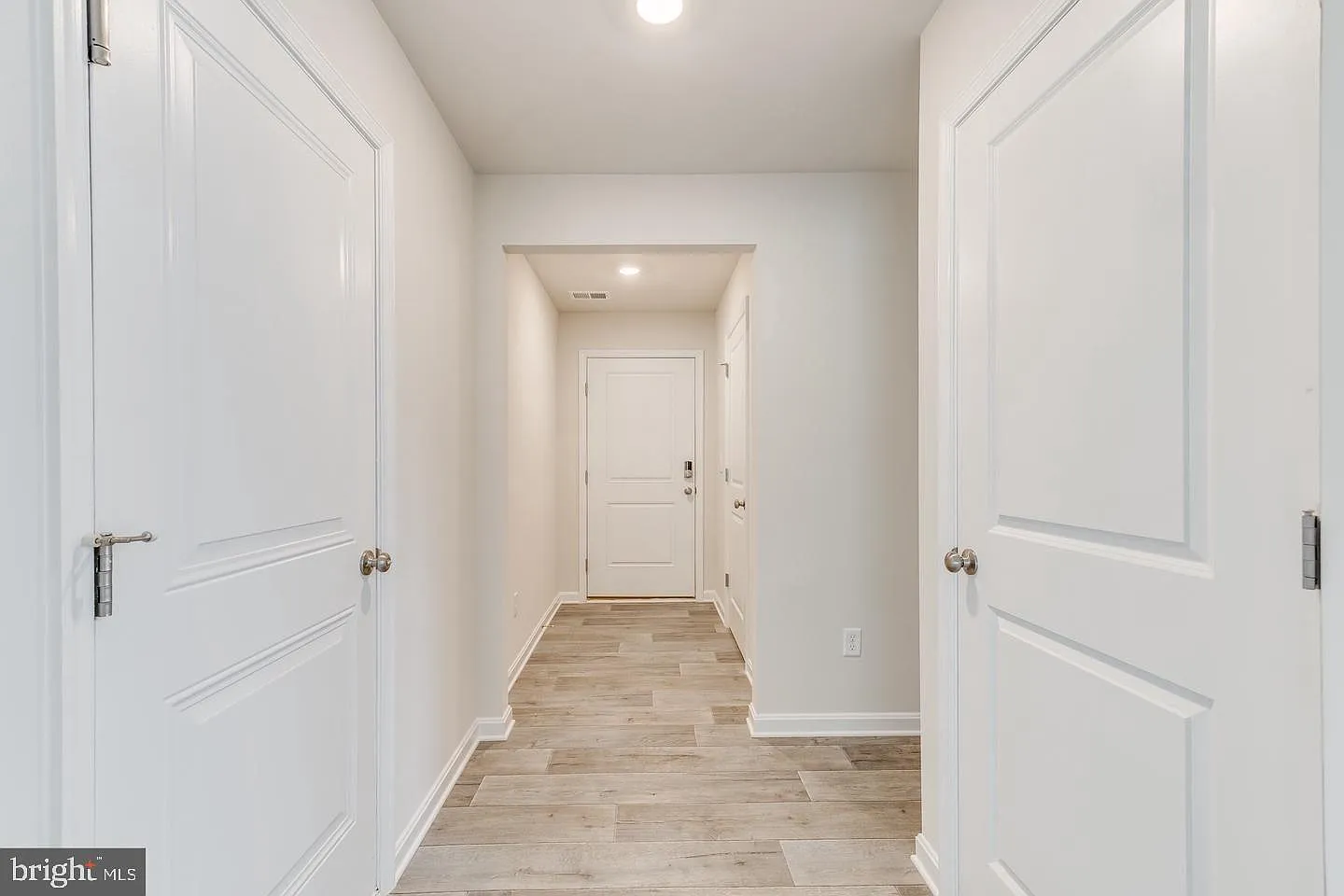 4 bed, 2.5 bath, 2000 sqft, $2,600 — Photo 2