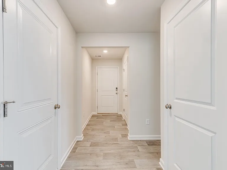 117 Grasmere St — Photo 2