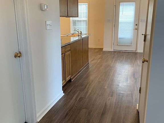 4th image of 109 Springwood Ln