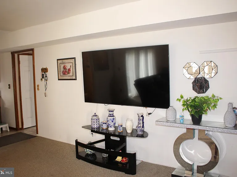 219 Meadow Dr — Photo 37