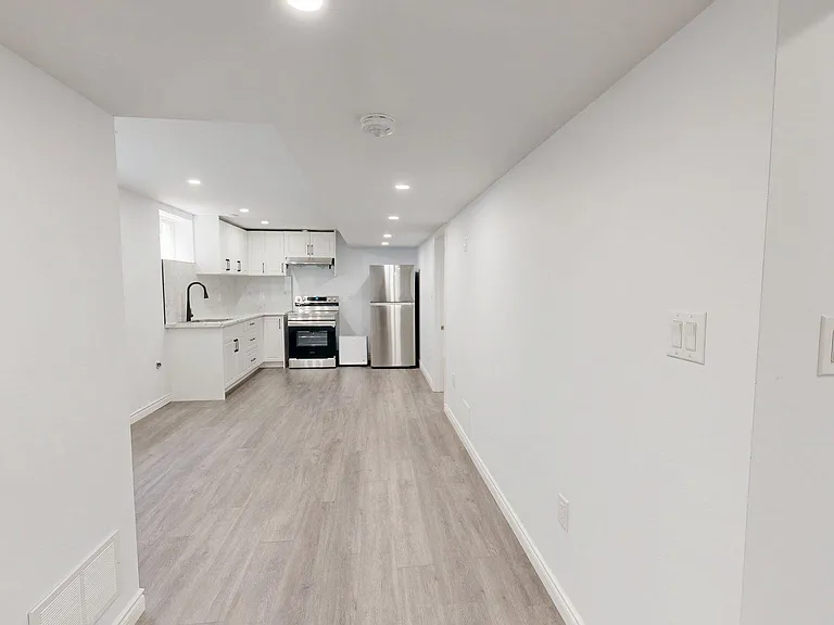 3252 Meadowgate Blvd #LOWER — Photo 7