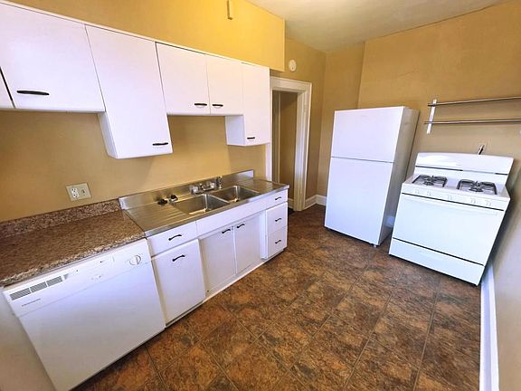 4th image of 352 1/2 E 20th Ave