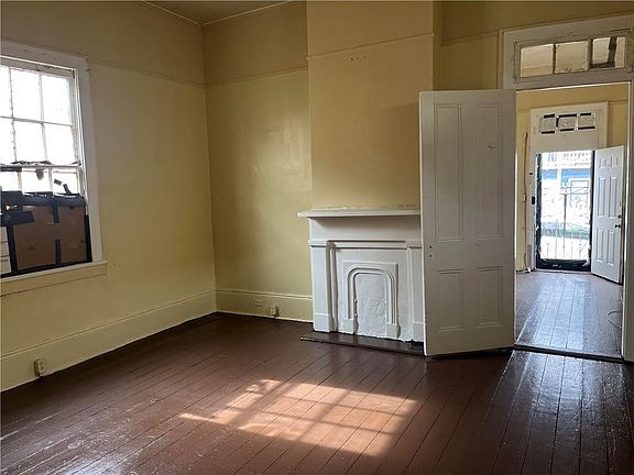 4th image of 928 N Prieur St