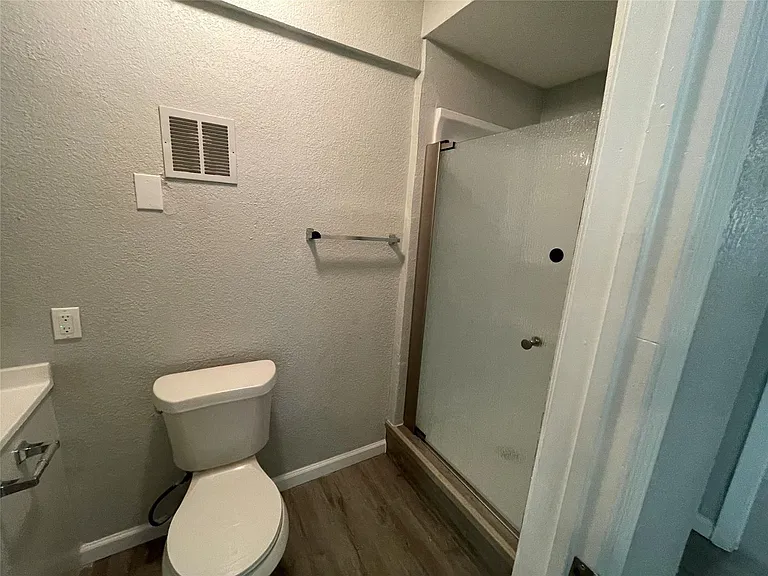 5748 Bowling Dr — Photo 19