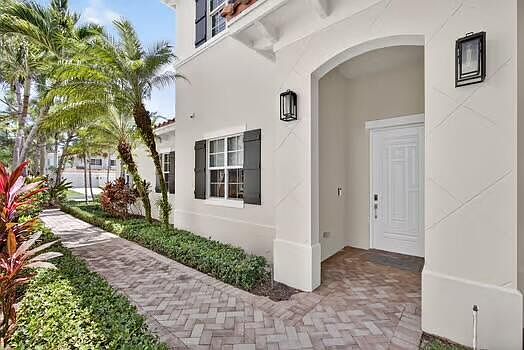 4th image of 357 Chambord Terrace Palm
