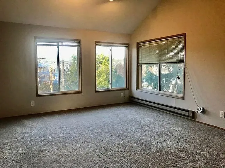 3660 Whitman Ave N #6 — Photo 4