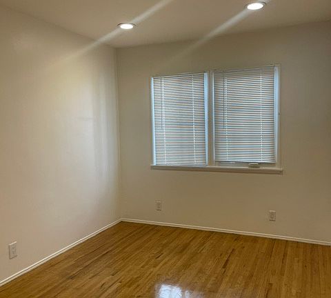4th image of 536 N Van Ness Ave #2