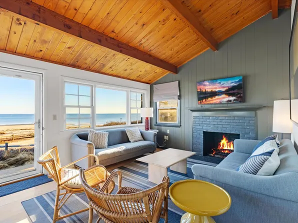 100 Hiawatha Road #1, Wellfleet, MA 02667