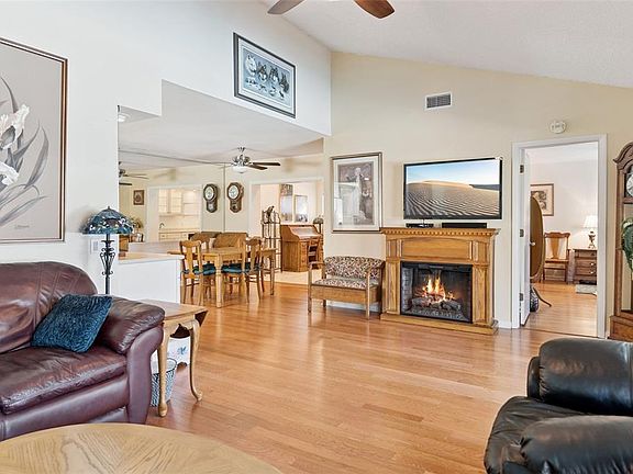 5th image of 688 Augusta Rd