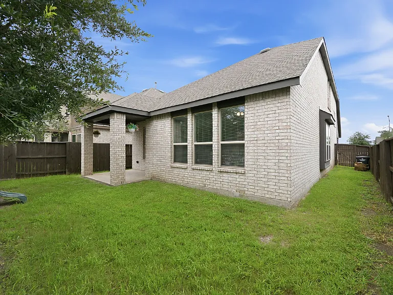 10602 Wagner St — Photo 36