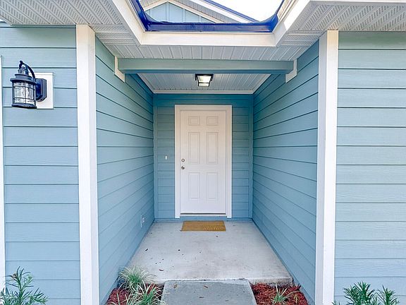 2nd image of 2413 CARR Street
