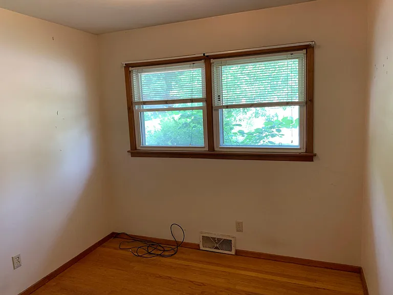 1403 Hillcrest Dr — Photo 8