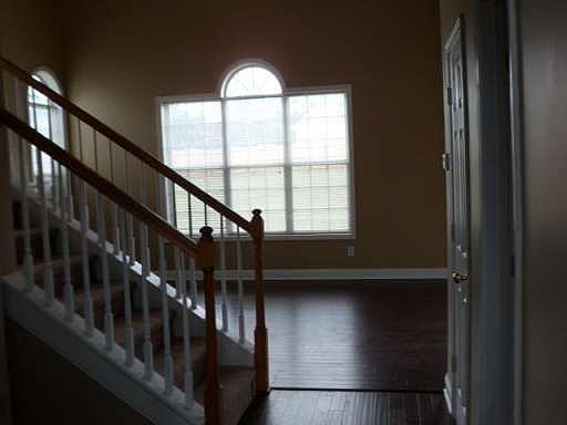 3rd image of 137 Moss Pointe Dr
