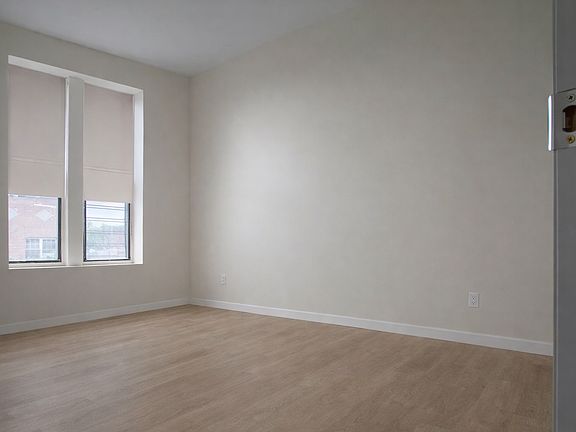 3rd image of 553 Hinsdale St APT D10