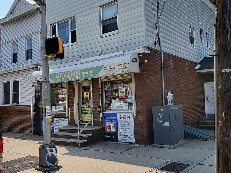 95 Mallory Ave — Photo 13