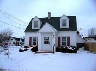 1858 Clermont St, Manitowoc, WI 54220