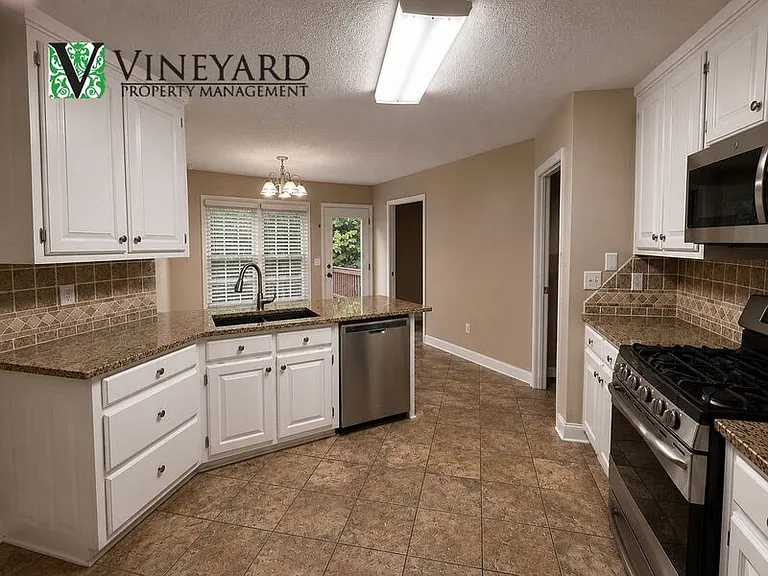 2443 Doubletree Dr NW — Photo 6