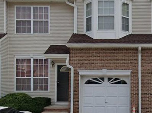 12 Gallop Ln