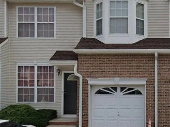 12 Gallop Ln, Somerset, NJ 08873