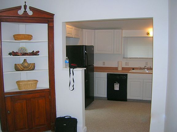 4th image of 205 Hoover St