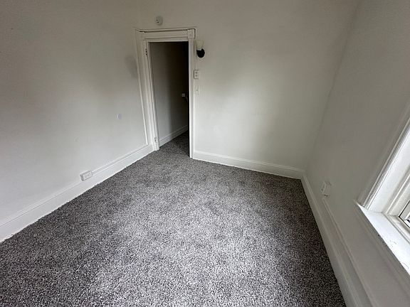 5th image of 420 Valley Rd