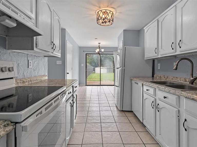 1105 Joshua Tree Dr — Photo 15