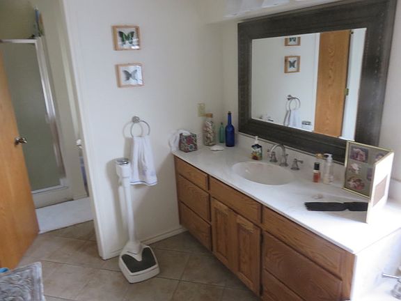 3rd image of 817 County Road 529
