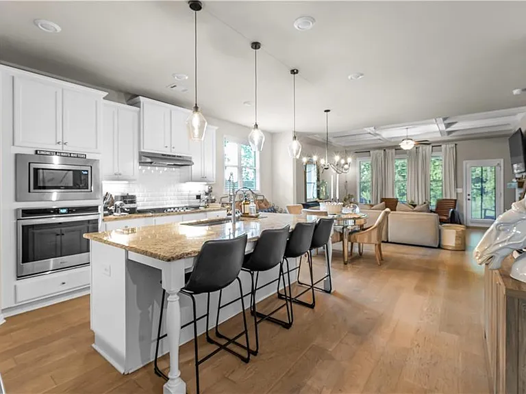 3185 Andover Trl — Photo 13