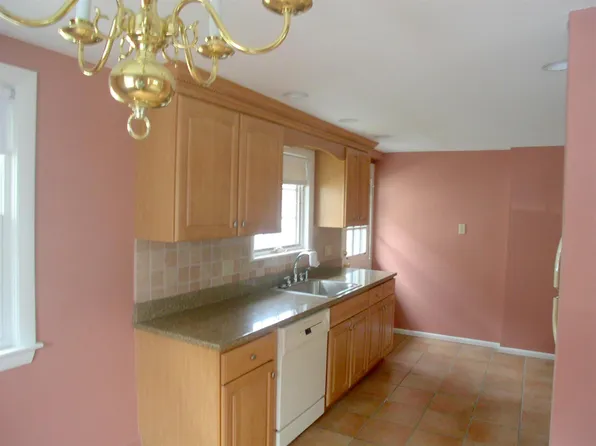 90 North St, Somerville, MA 02144