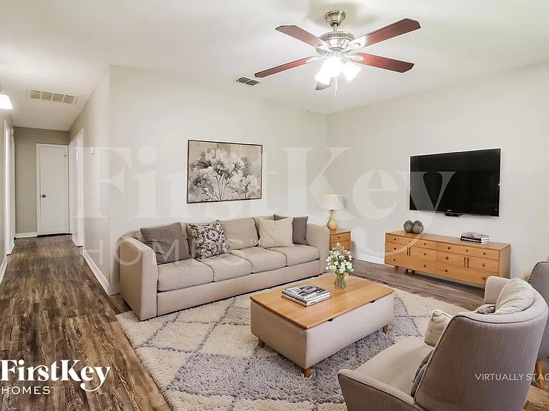7742 Club Duclay Dr — Photo 3
